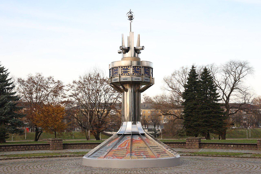 В Калининграде завершили ремонт «Мировых часов» (фото)
