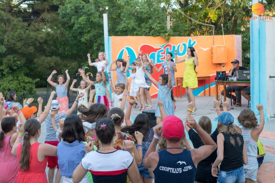 Калининградских детей приглашают отдохнуть в лагерях Крыма и Болгарии