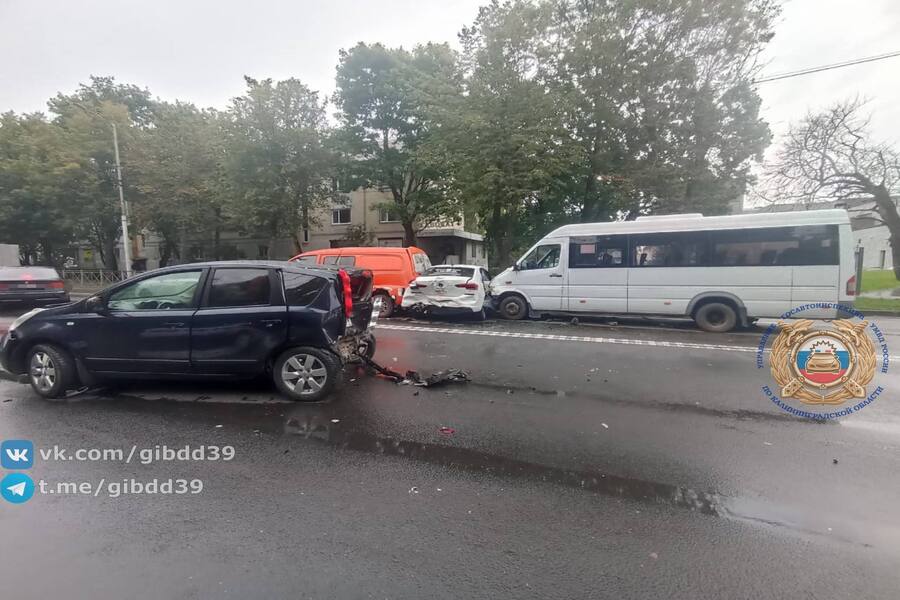 В ГАИ уточнили подробности массового ДТП на ул. А. Невского в Калининграде (фото)