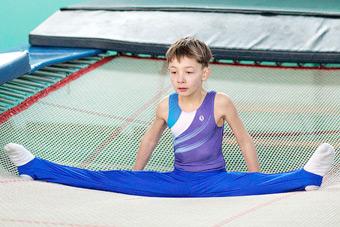 «Прыгучий спорт»: фоторепортаж с соревнований по прыжкам на батуте