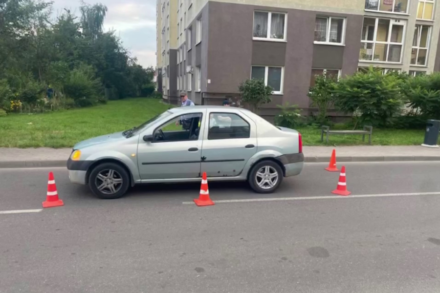 На ул. Минусинской в Калининграде машина сбила семилетнюю девочку (фото)