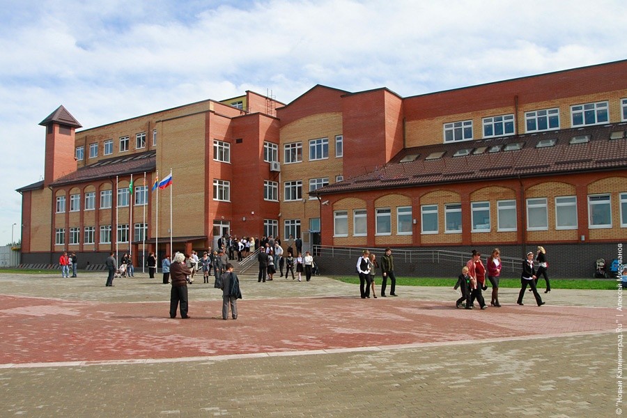 Федеральный центр сократил финансирование строительства школы на ул. Аксакова