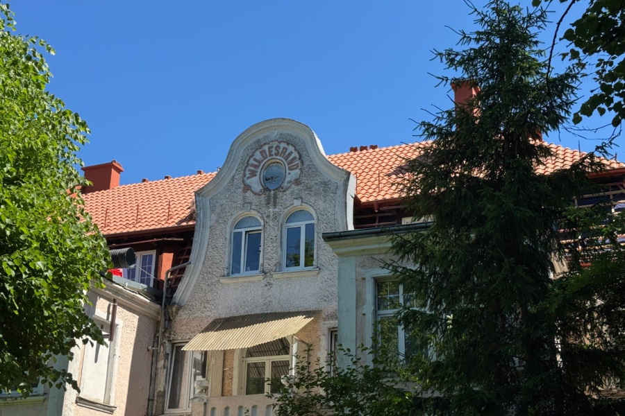 В Зеленоградске возвращают исторический вид кровле виллы Вальдесранд (фото)