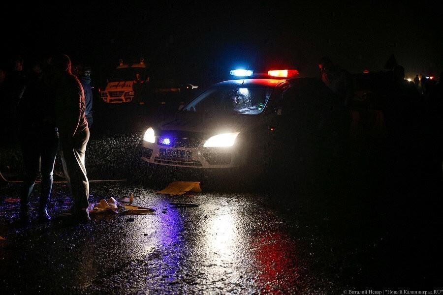 Под Калининградом спасли зажатую в автомобиле девушку (фото)