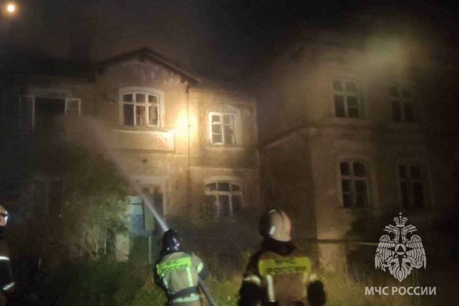 Под Янтарным сгорело историческое здание после сдачи участка под ним в аренду