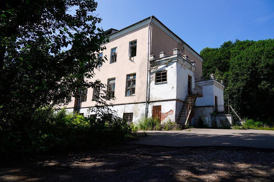 В Холмогоровке привели в порядок историческое здание командного пункта 43-й армии