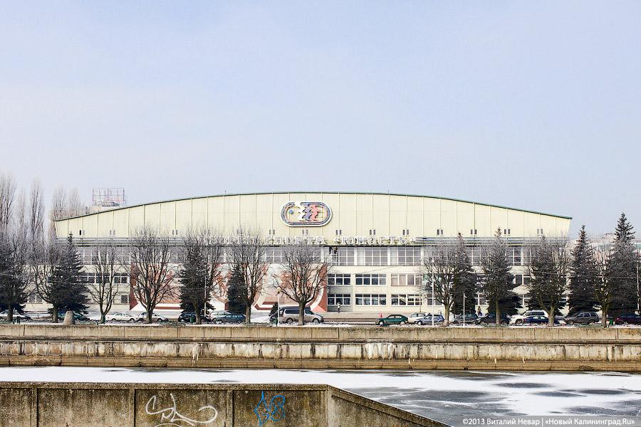 В горсовете Калининграда одобрили строительство парковки в сквере напротив СК «Юность»