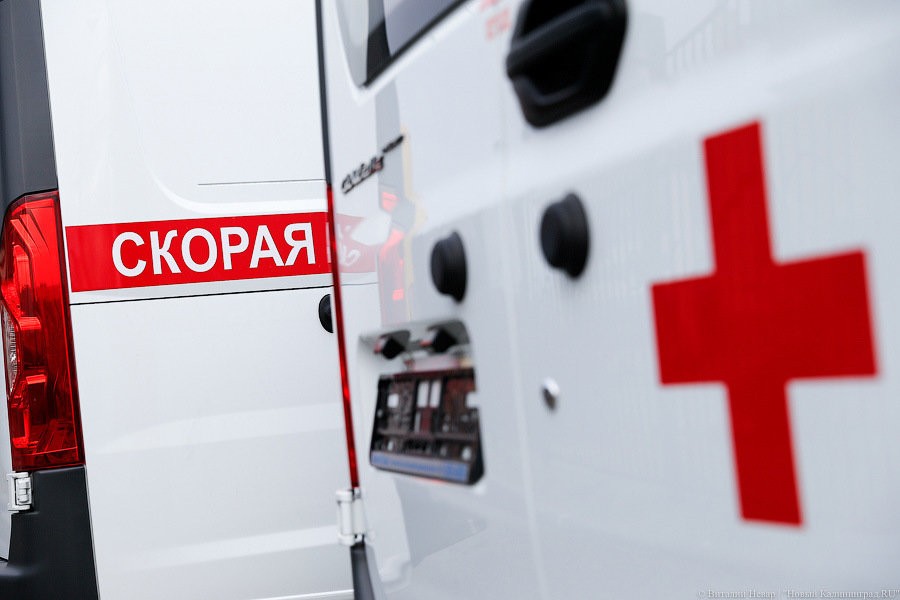 В Калининграде грузовик гидравлической опорой сбил мужчину