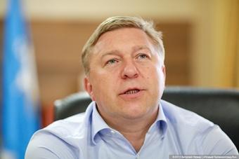 Разведенный мэр Калининграда расплакался у иконы, покровительствующей браку