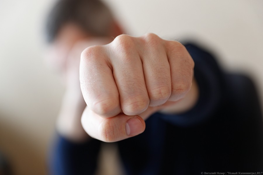 Ссора в бане закончилась для 18-летнего жителя Черняховска сломанной челюстью