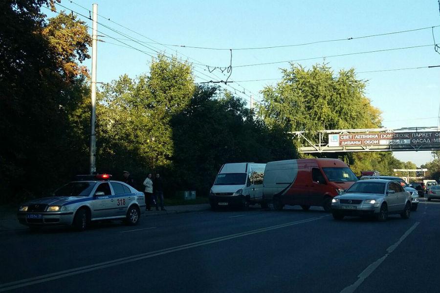 Движение по проспекту Победы сильно затруднено из-за ДТП (фото)