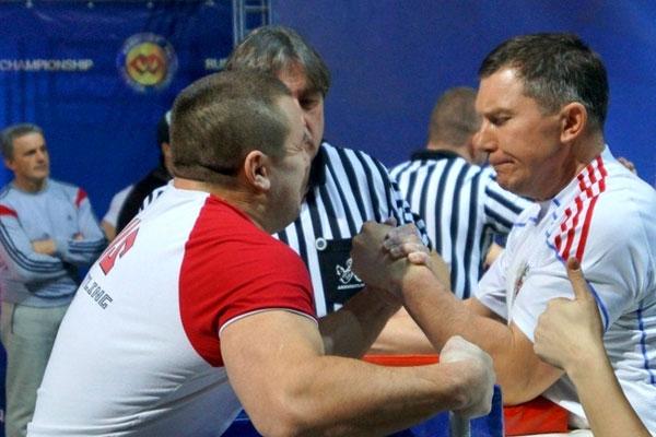 Калининградская сборная выиграла три медали чемпионата страны по армспорту