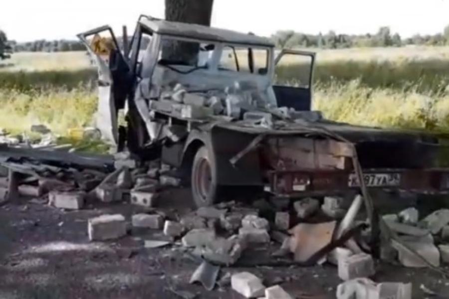Под Багратионовском грузовик врезался в дерево
