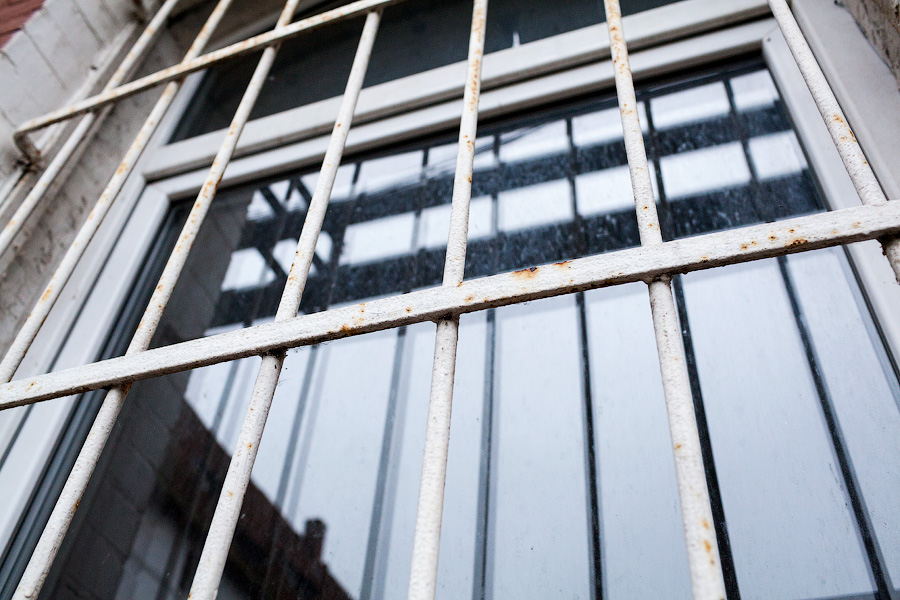 «Буду жаловаться в прокуратуру»: арестованных из-за акции калининградцев выпустили из спецприемника