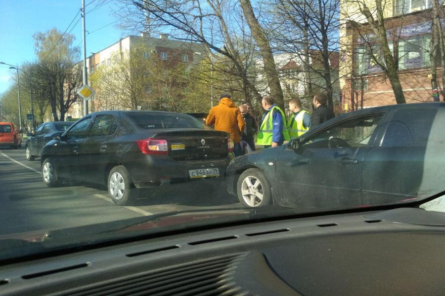 Из-за ДТП сильно затруднено движение на Невского в сторону центра (фото)
