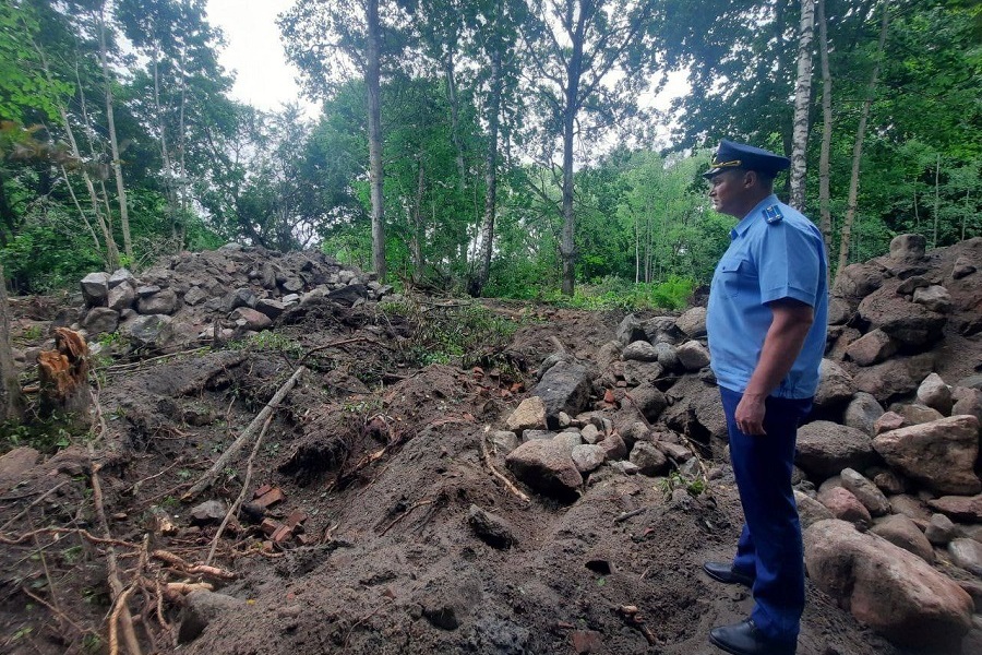 Прокуратура проверяет информацию о разрушении старых фундаментов в поселке Нагорное (фото)