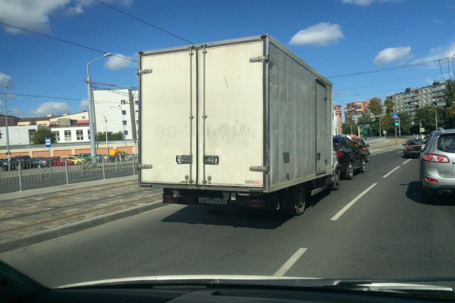 На ул. 9 Апреля затруднено движение из-за ДТП (фото)