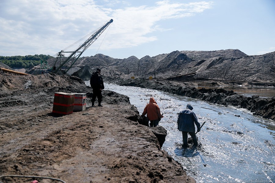 Директор Янтарного комбината об иске природнадзора: вот вода, вот песок, в чем нарушение?