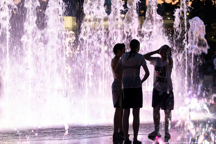 Власти Калининграда: купаться в городских фонтанах нельзя