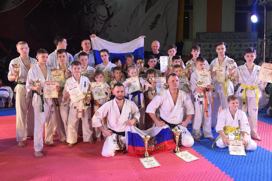 Калининградская команда победила на международном турнире по киокусинкай