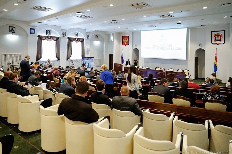 «Это не обязанность»: облдума разрешила ввести налог на профессиональный доход