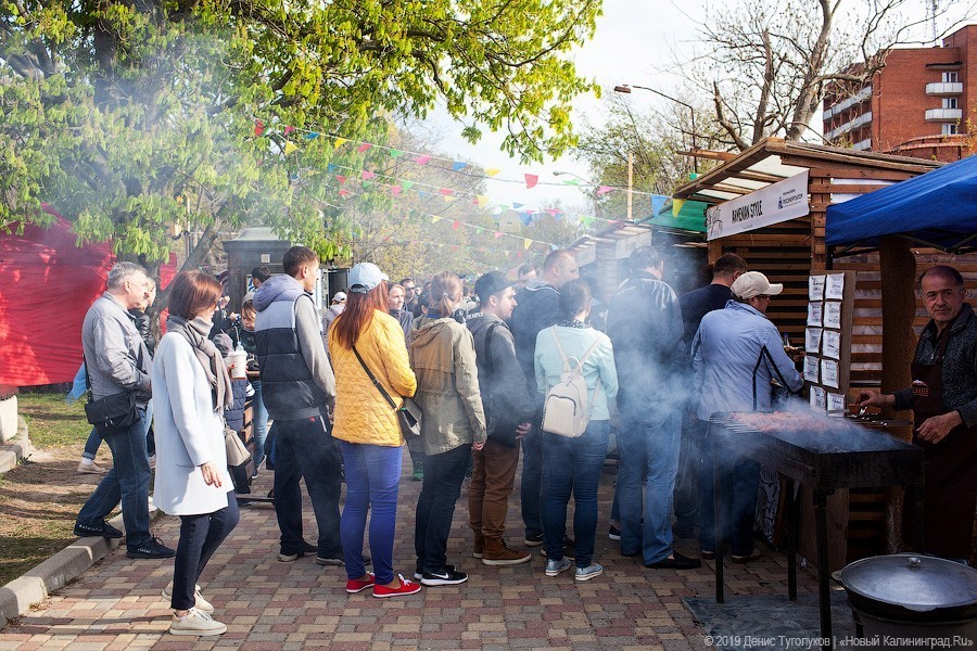 На ход руки: как проходит Fish Food Festival в Зеленоградске