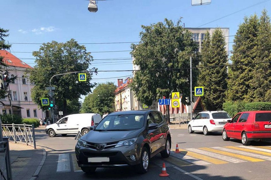 На перекрестке К.Маркса и Комсомольской на «зебре» сбили женщину (фото)