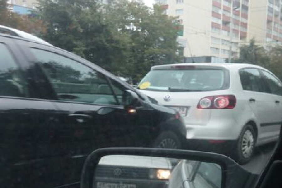 На Московском проспекте из-за ДТП образовалась пробка (фото)