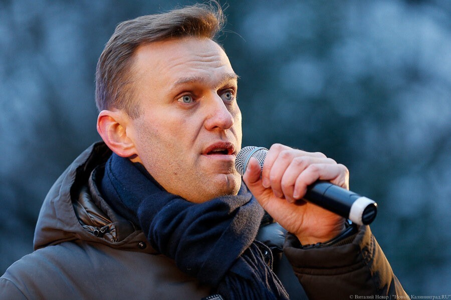 Силовики проникли в офис Фонда борьбы с коррупцией и вывели Навального (видео)