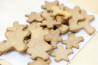 Идет коза рогатая: печем к Новому году и Рождеству «козулю»