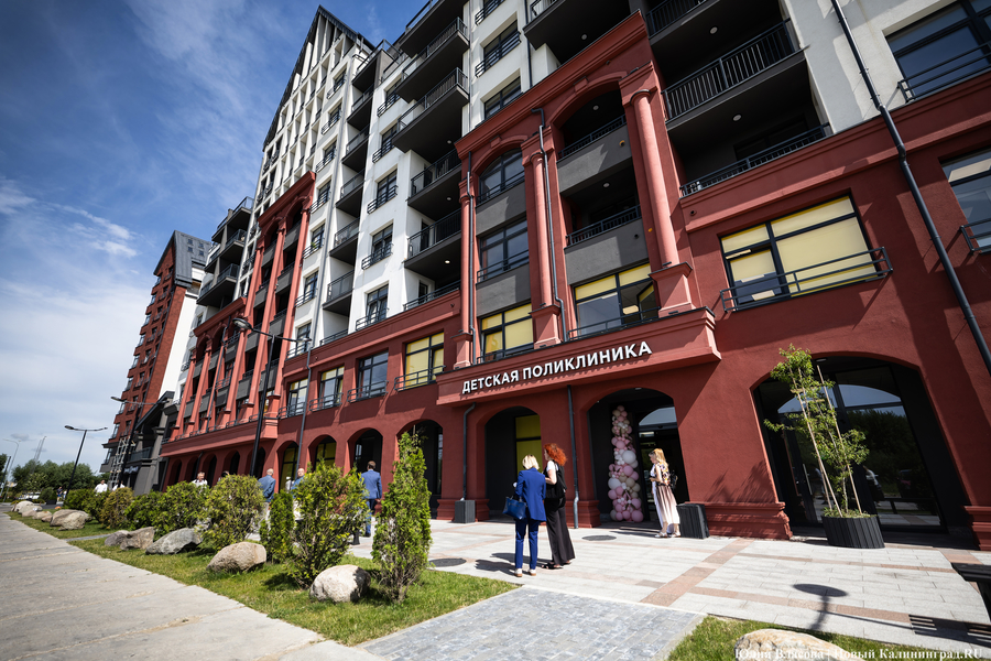 «400 метров жижи»: губернатору жалуются на отсутствие дороги к новой поликлинике