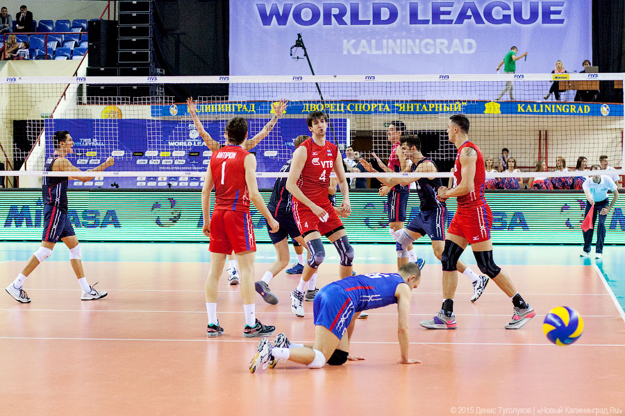В девятый раз подряд: мужская сборная России по волейболу уступила США (фото)