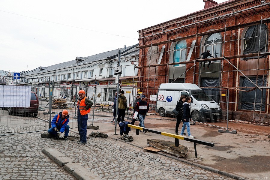 Работы на огороженном участке улицы Баранова временно приостановлены