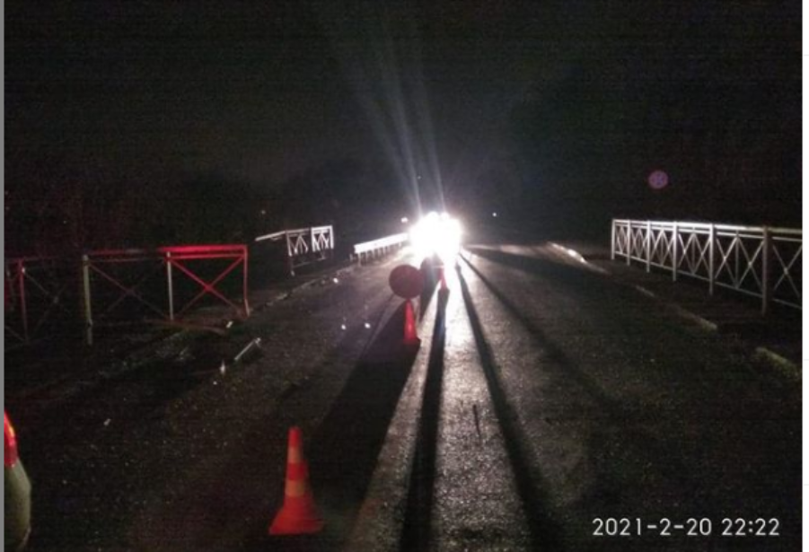 В Полесске с моста слетел автомобиль