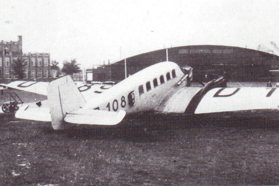 Flughafen_Devau.jpg Flughafen_Devau.jpg