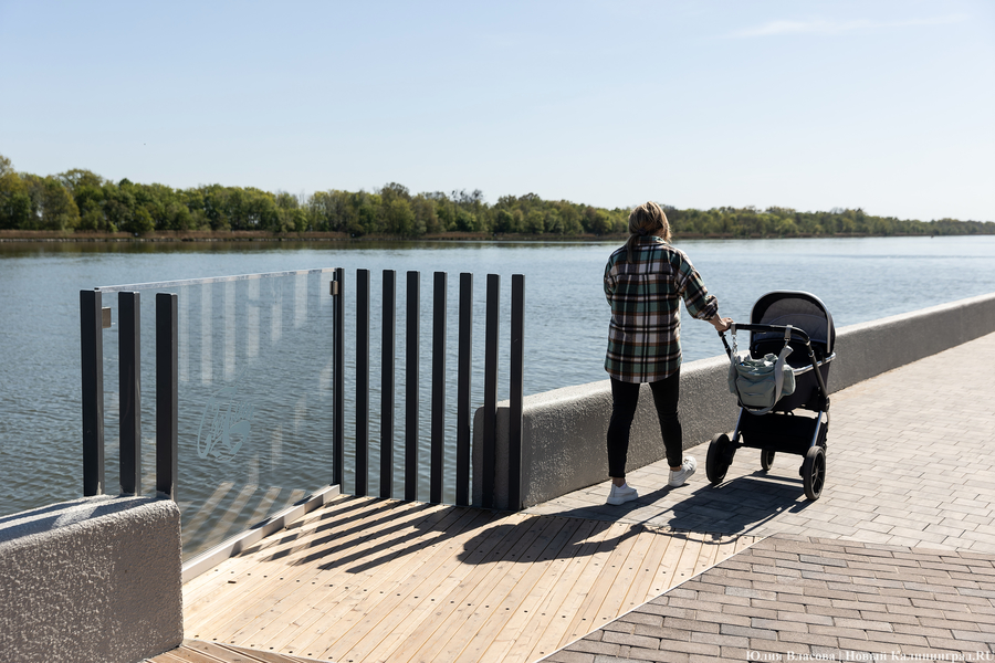 2023.05 набережная, благоустройство, светлый, мать, коляска, дети, младенец, мама, ребенок 11.JPG