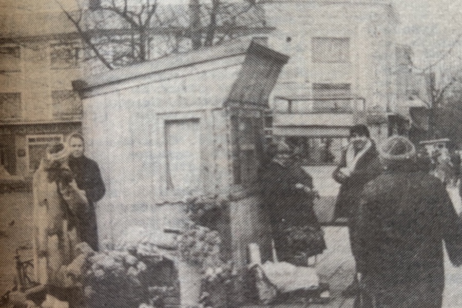 Палатка с цветами .jpg