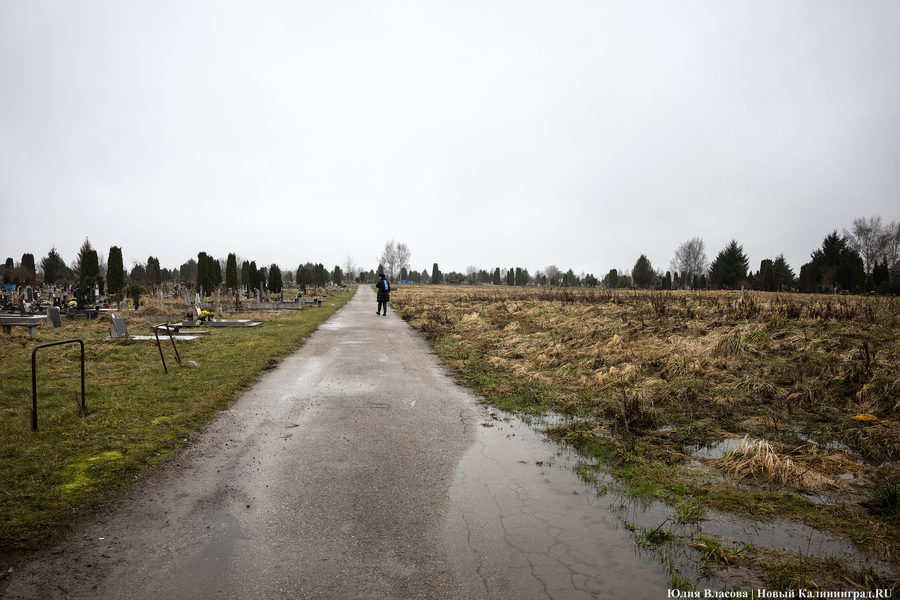 2024.02 сазоновское кладбище, захоронения, могилы 33.JPG