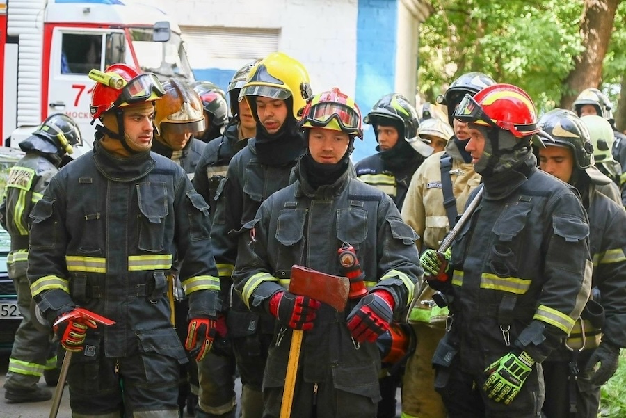 Евгений с командой.jpg Евгений с командой.jpg